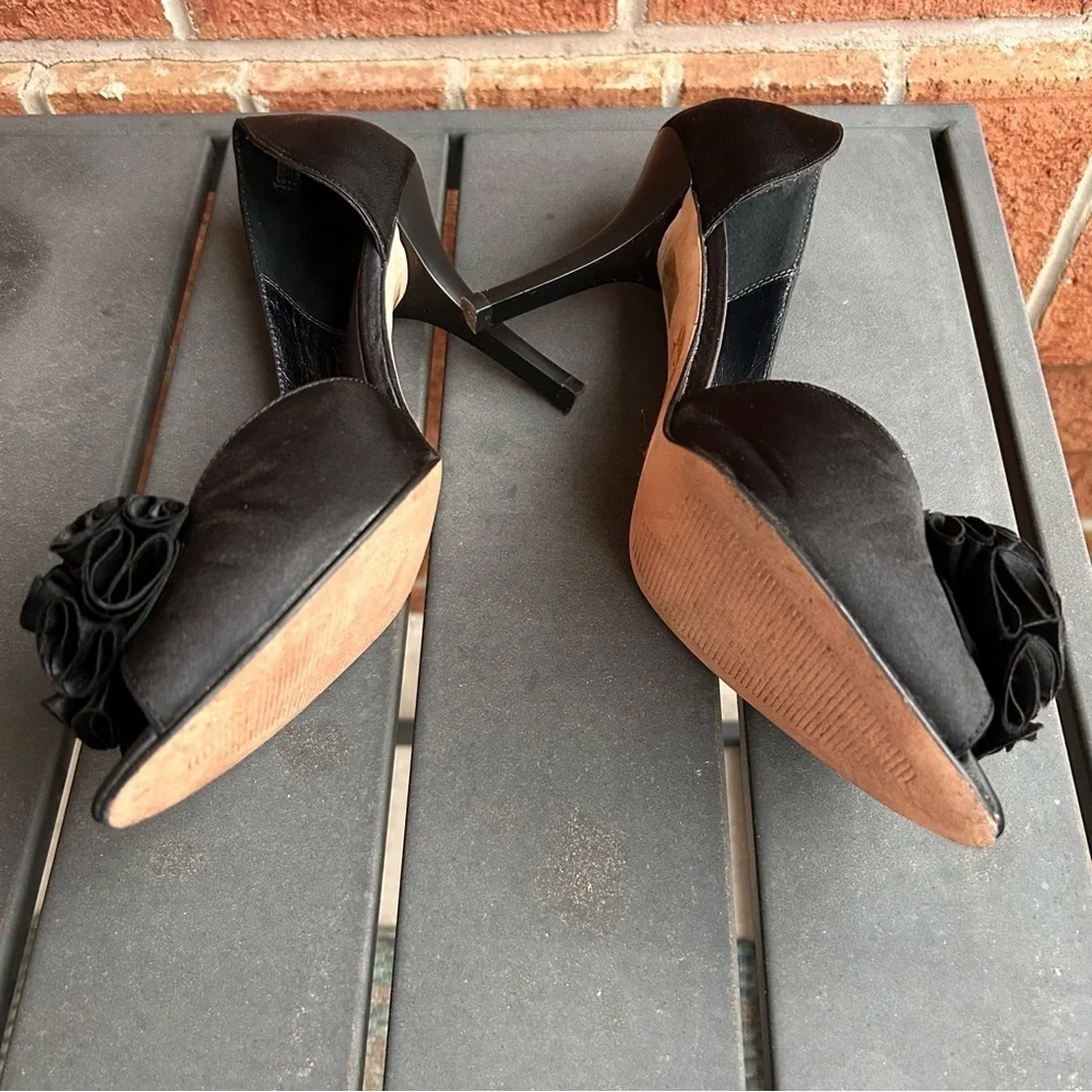 Pelle Moda Black Satin Rose Embellished Heels SZ 7.5